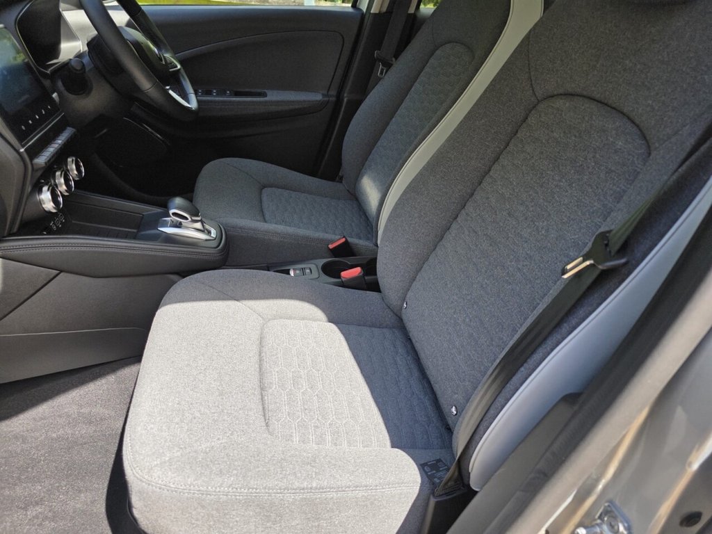 RENAULT ZOE (2021) R135 EV50 52kWh Iconic Hatchback - Image 23