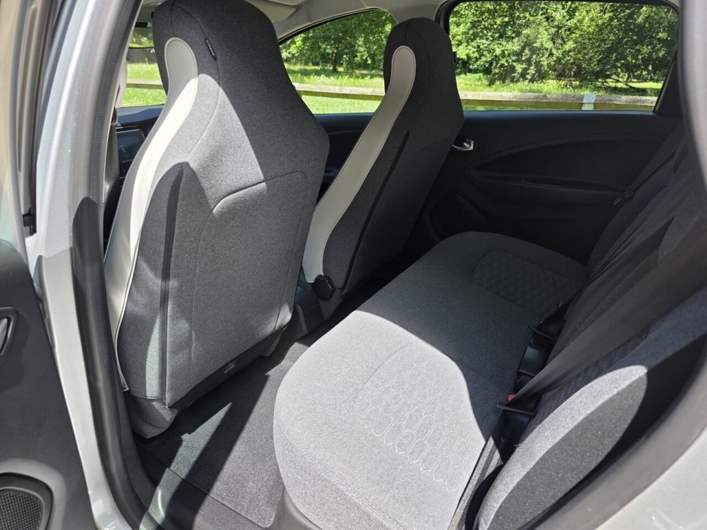 RENAULT ZOE (2021) R135 EV50 52kWh Iconic Hatchback - Image 26